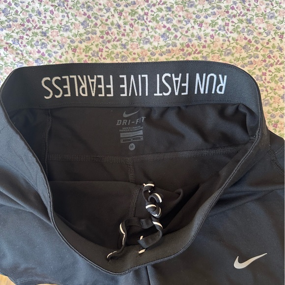 EUC Nike Shorts - Picture 5 of 7